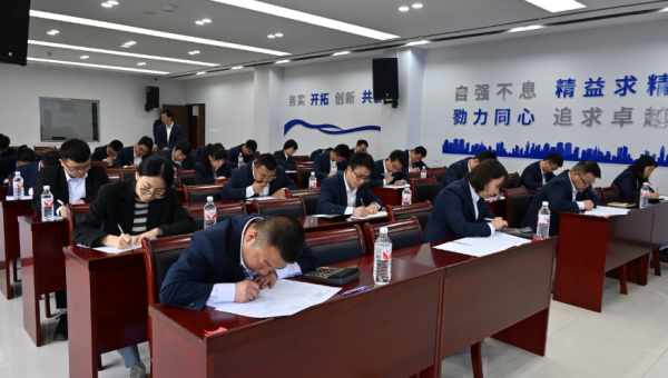 “本屆競賽試題結合了財務業(yè)務實際、制度與核算辦法，設置會計實務全流程核算應用題，重點考察選手們專業(yè)知識綜合運用能力、全流程業(yè)務處理能力和實際問題解決能力！”5月12日，西部市政建設集團工會“2025年
