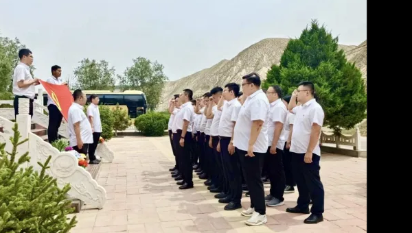 自2020年5月成立以來(lái)，四公司黨支部不斷將紅色引擎的驅(qū)動(dòng)力深度融入生產(chǎn)經(jīng)營(yíng)工作全鏈條，推動(dòng)各項(xiàng)工作持續(xù)向好、節(jié)節(jié)攀升，成為推動(dòng)企業(yè)高質(zhì)量發(fā)展的堅(jiān)強(qiáng)戰(zhàn)斗堡壘。筑牢思想根基強(qiáng)化政治引領(lǐng)四公司黨支部始終把